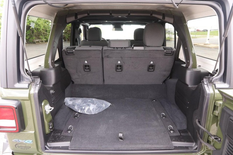 Jeep Wrangler 4xe Vehicle Image 07