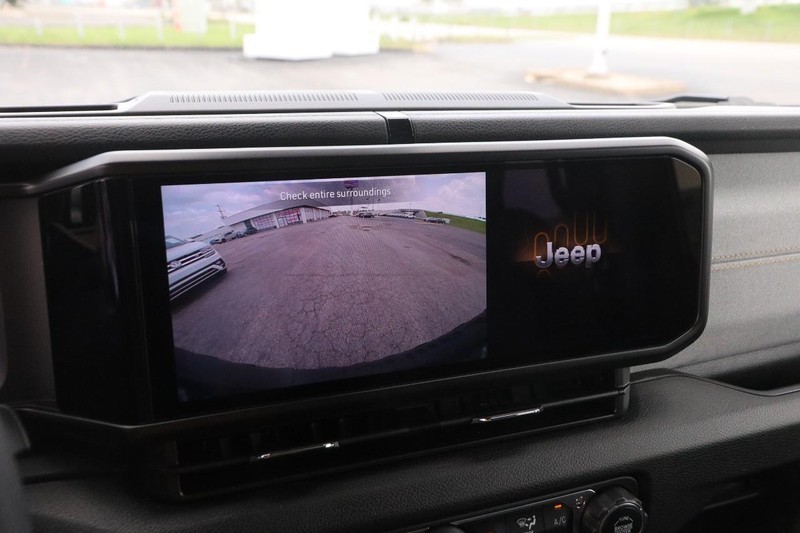 Jeep Wrangler 4xe Vehicle Image 16
