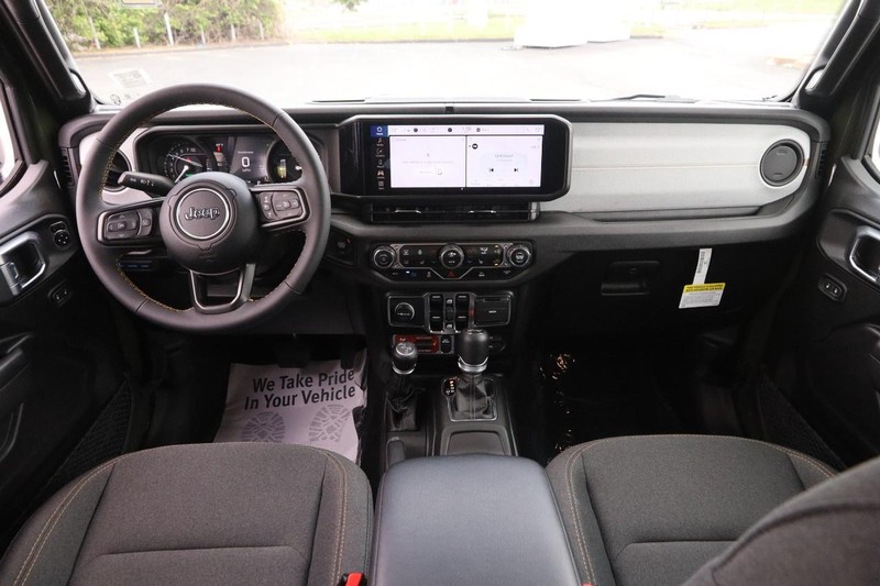 Jeep Wrangler 4xe Vehicle Image 21