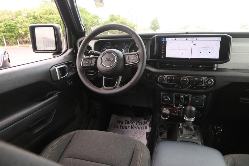 Jeep Wrangler 4xe Vehicle Image 22