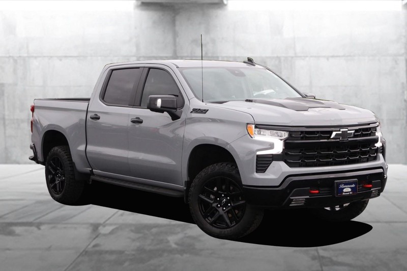 Chevrolet Silverado 1500 Vehicle Image 02
