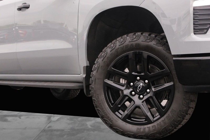 Chevrolet Silverado 1500 Vehicle Image 03