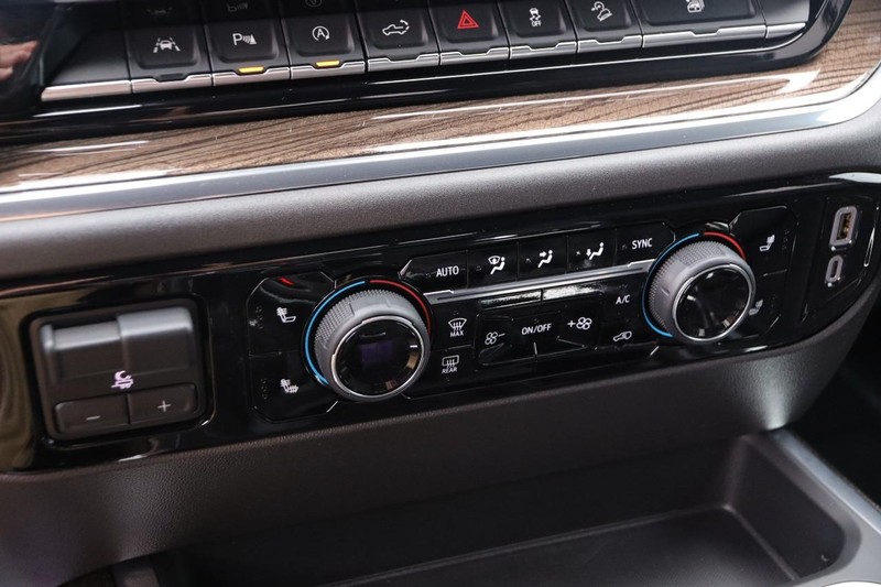 Chevrolet Silverado 1500 Vehicle Image 17