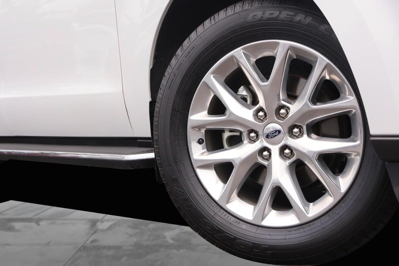 Ford Expedition Vehicle Image 03