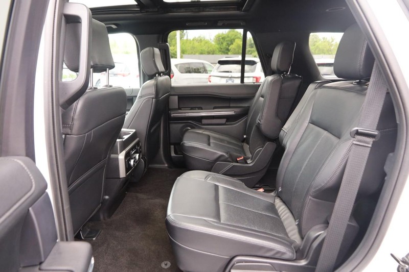 Ford Expedition Vehicle Image 11