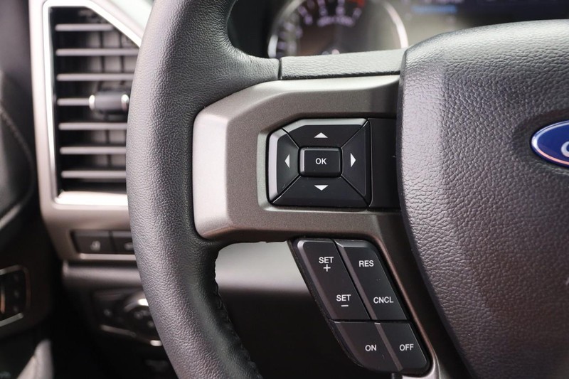 Ford Expedition Vehicle Image 14