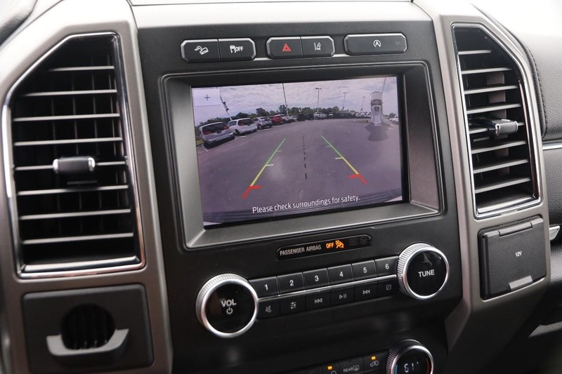 Ford Expedition Vehicle Image 19