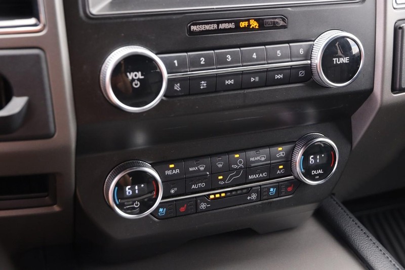 Ford Expedition Vehicle Image 20