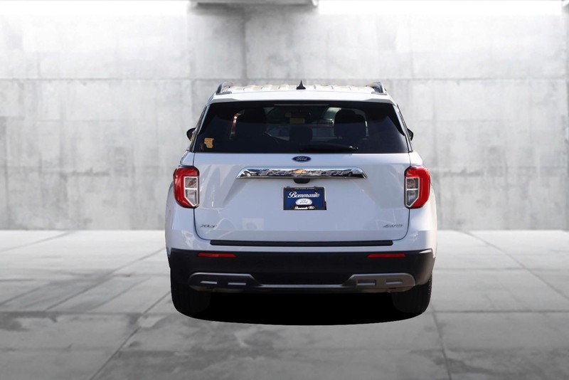 Ford Explorer Vehicle Image 06
