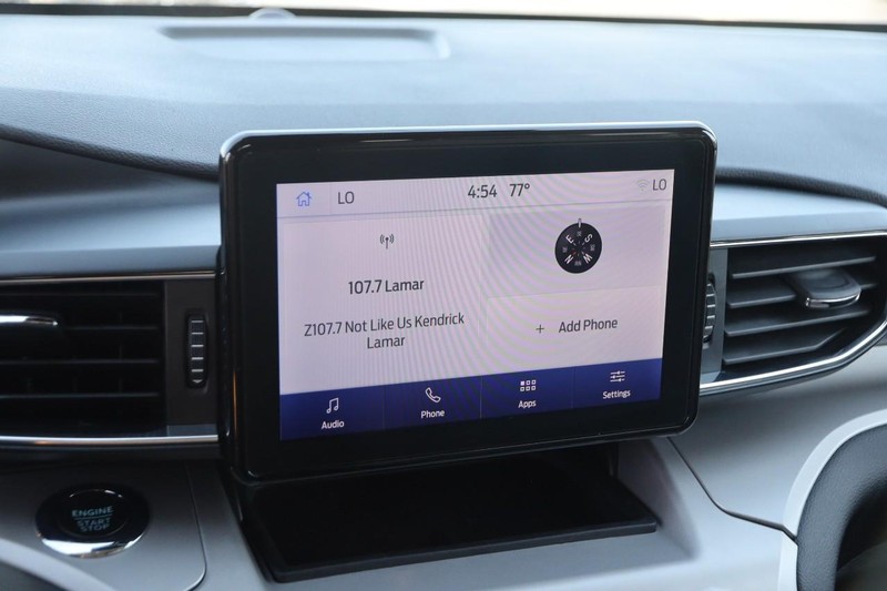 Ford Explorer Vehicle Image 15
