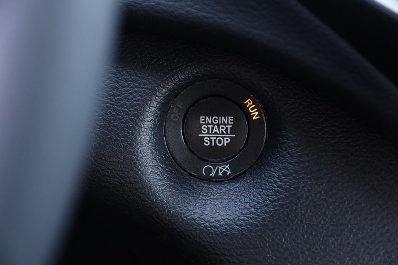 Jeep Cherokee Vehicle Image 14