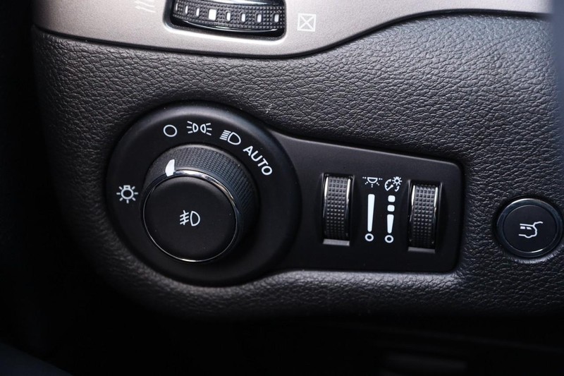 Jeep Cherokee Vehicle Image 19