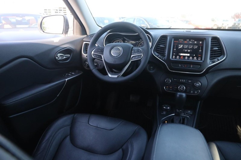 Jeep Cherokee Vehicle Image 21