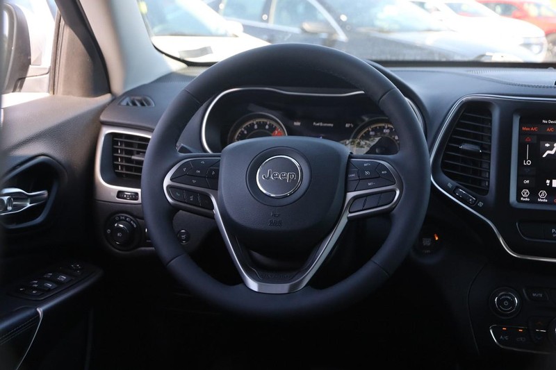 Jeep Cherokee Vehicle Image 22
