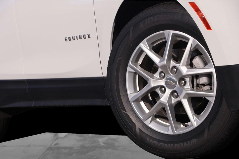Chevrolet Equinox Vehicle Image 03