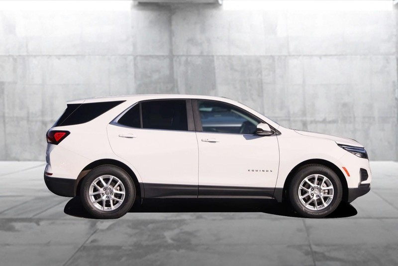 Chevrolet Equinox Vehicle Image 05