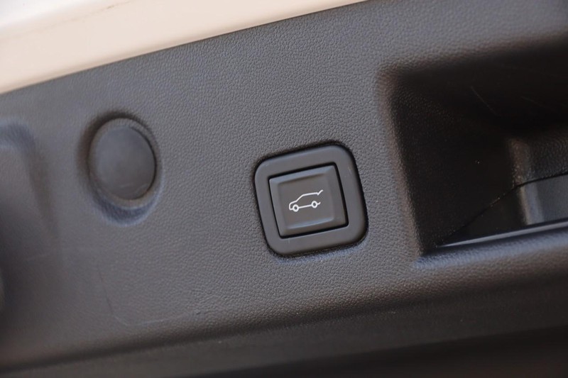Chevrolet Equinox Vehicle Image 08