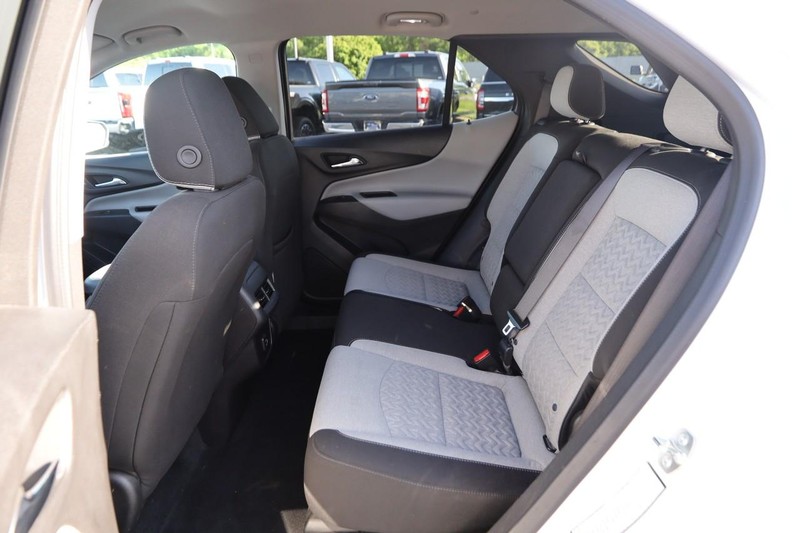Chevrolet Equinox Vehicle Image 10