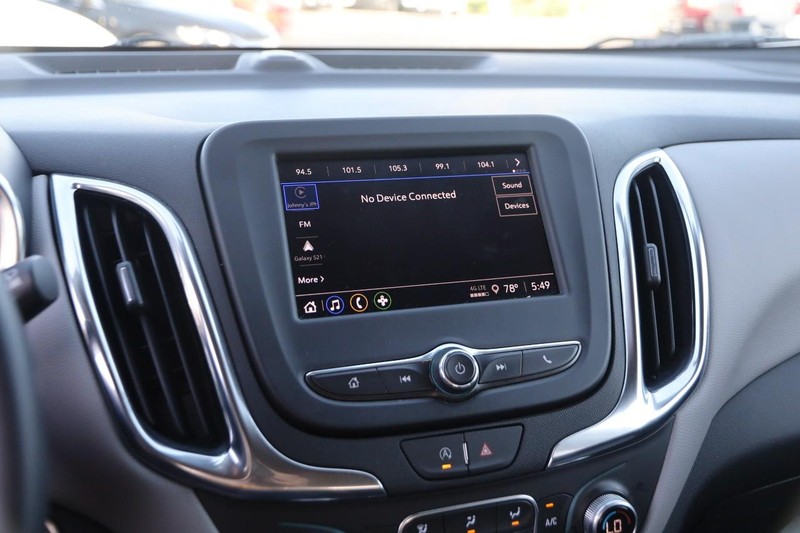 Chevrolet Equinox Vehicle Image 16