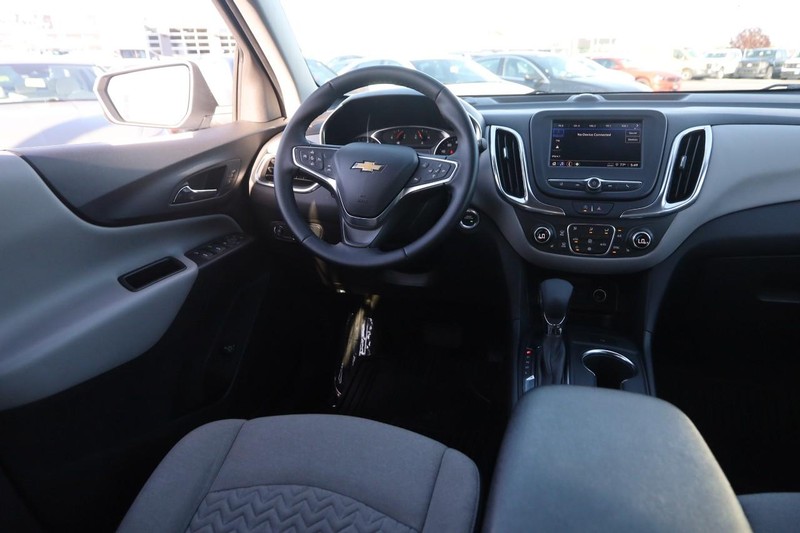 Chevrolet Equinox Vehicle Image 21