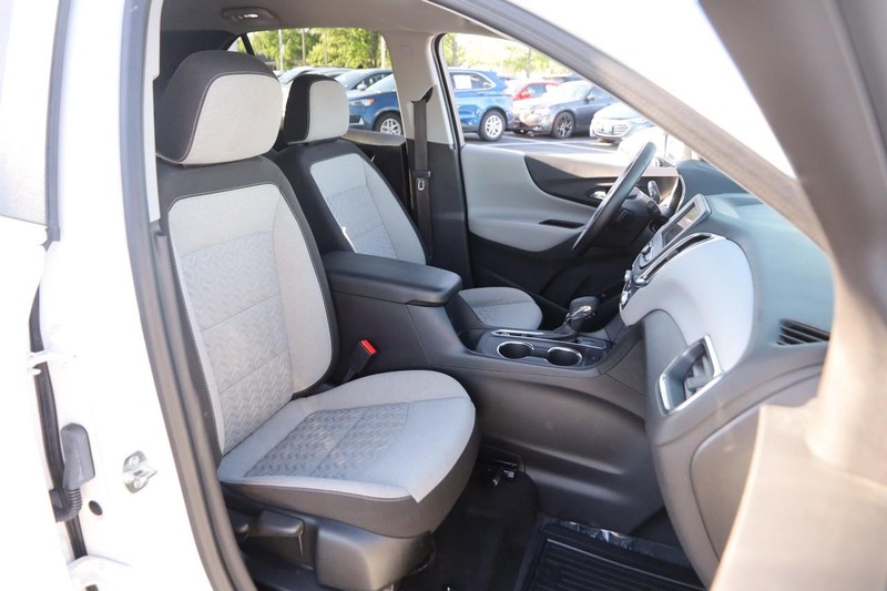 Chevrolet Equinox Vehicle Image 25