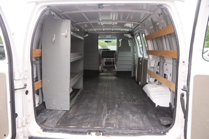 Ford Econoline Cargo Van Vehicle Image 07