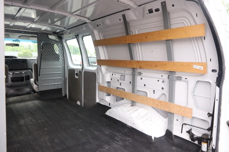 Ford Econoline Cargo Van Vehicle Image 09