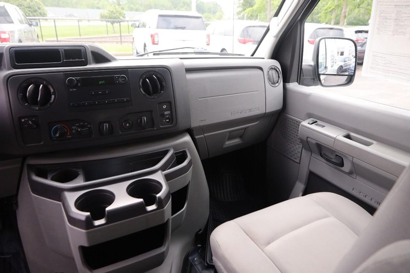 Ford Econoline Cargo Van Vehicle Image 22