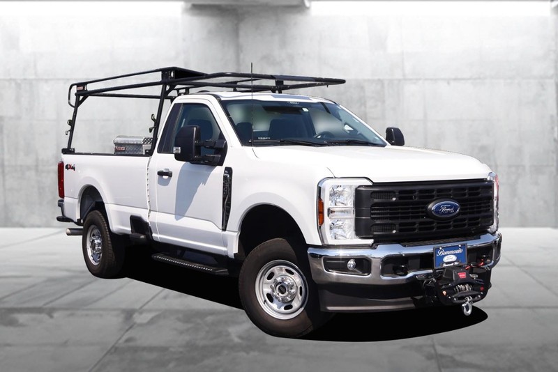 Ford Super Duty F-250 SRW Vehicle Image 02