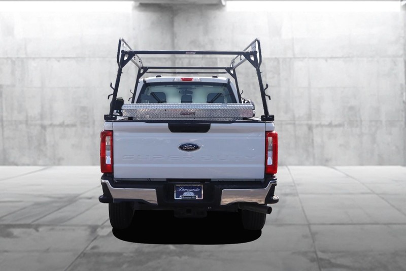 Ford Super Duty F-250 SRW Vehicle Image 06