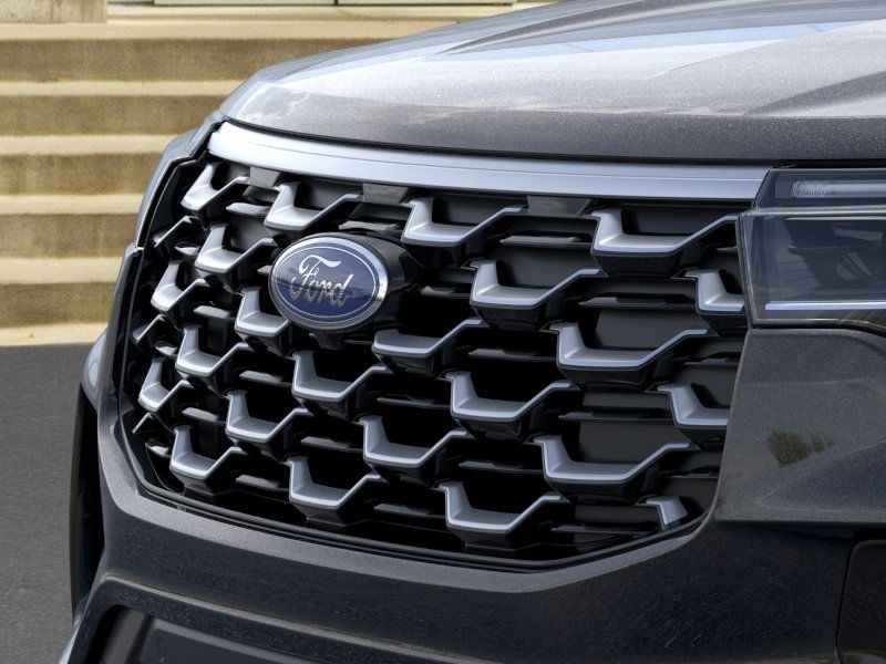 Ford Explorer Vehicle Image 17