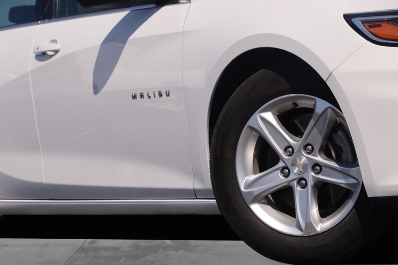 Chevrolet Malibu Vehicle Image 03
