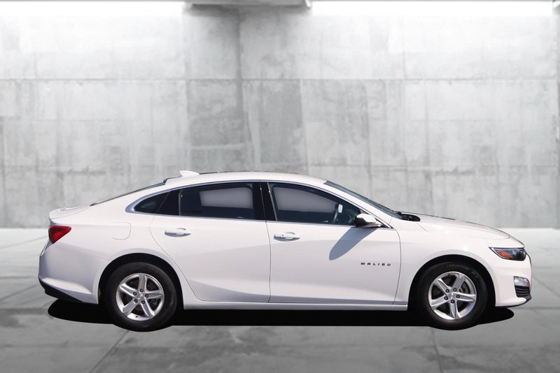 Chevrolet Malibu Vehicle Image 05