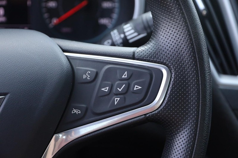 Chevrolet Malibu Vehicle Image 12