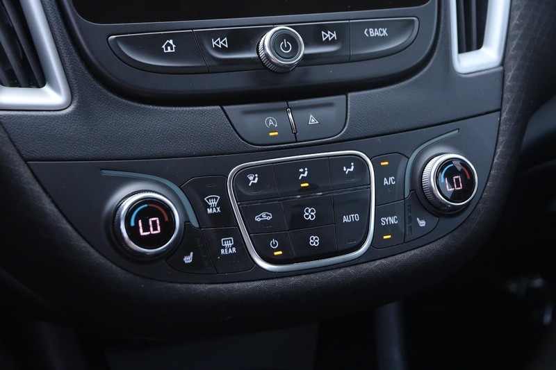 Chevrolet Malibu Vehicle Image 16