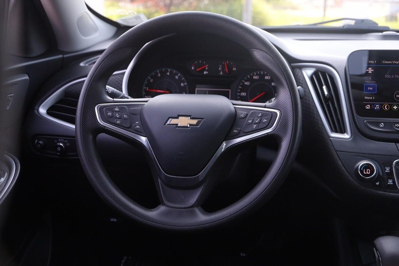 Chevrolet Malibu Vehicle Image 20