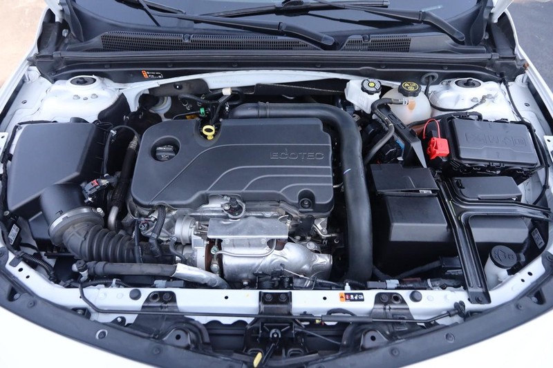Chevrolet Malibu Vehicle Image 24