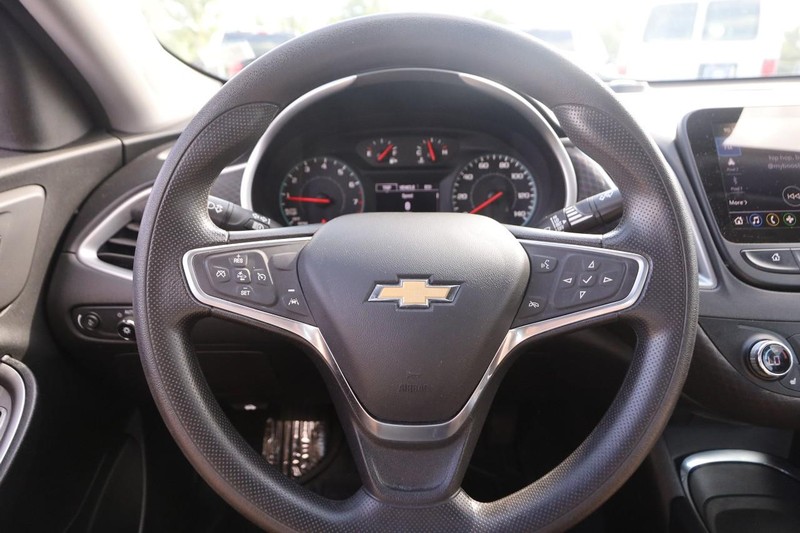 Chevrolet Malibu Vehicle Image 10
