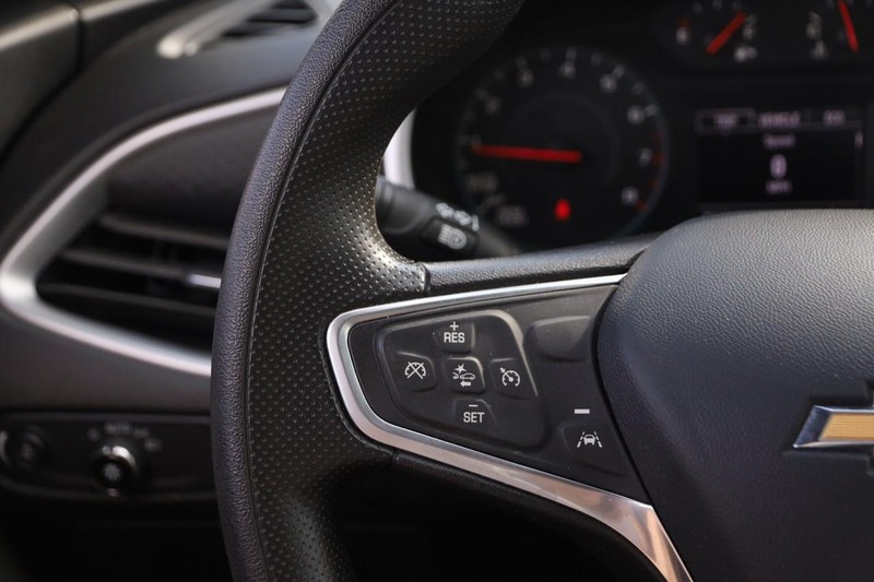 Chevrolet Malibu Vehicle Image 11