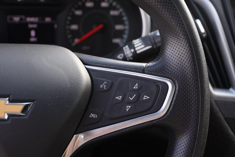 Chevrolet Malibu Vehicle Image 12