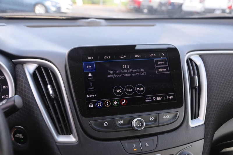 Chevrolet Malibu Vehicle Image 15