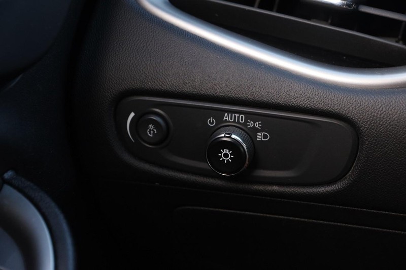 Chevrolet Malibu Vehicle Image 18