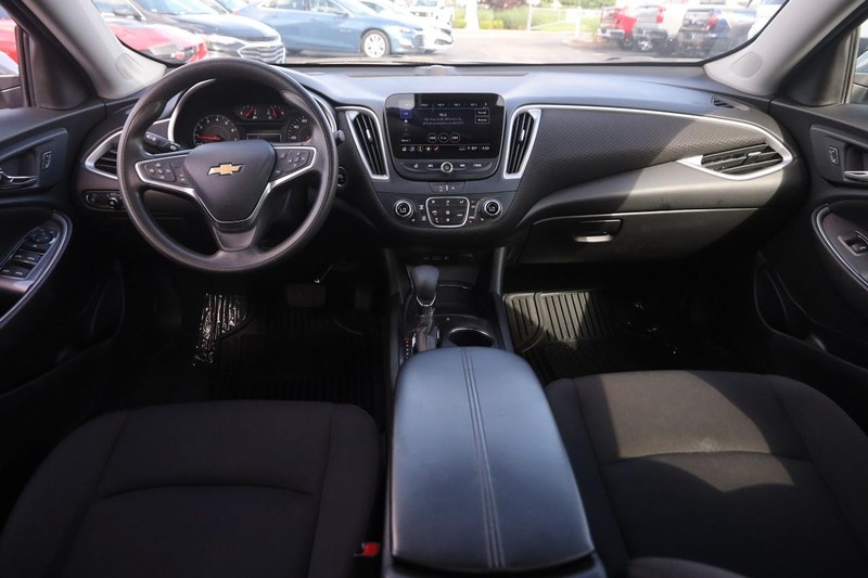 Chevrolet Malibu Vehicle Image 19
