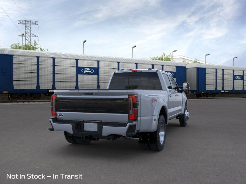 Ford Super Duty F-450 DRW Vehicle Image 08