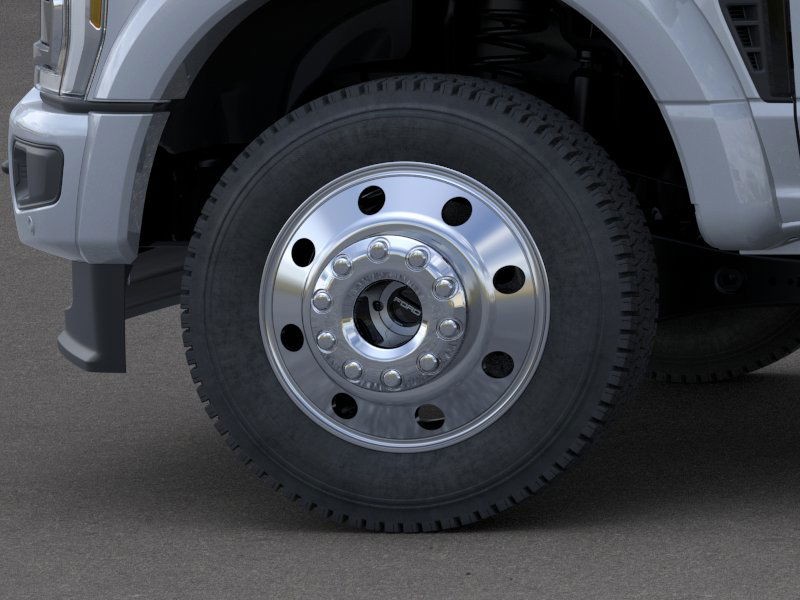 Ford Super Duty F-450 DRW Vehicle Image 19