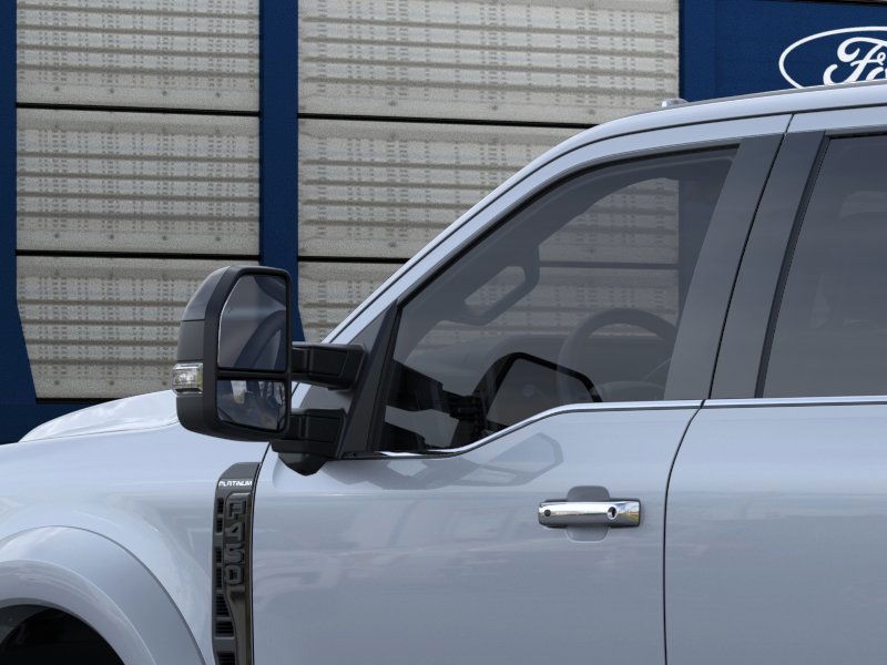 Ford Super Duty F-450 DRW Vehicle Image 20