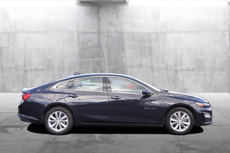 Chevrolet Malibu Vehicle Image 05