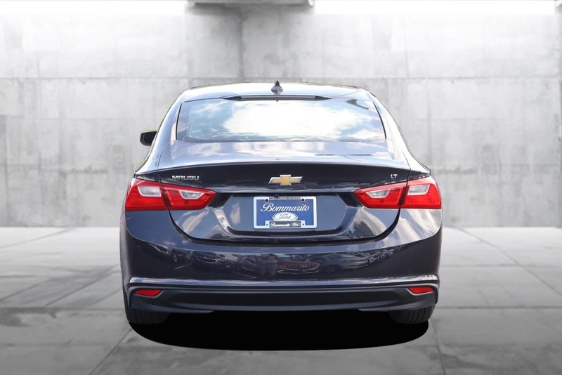 Chevrolet Malibu Vehicle Image 06