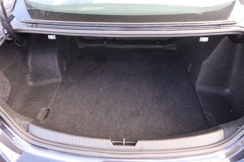 Chevrolet Malibu Vehicle Image 07