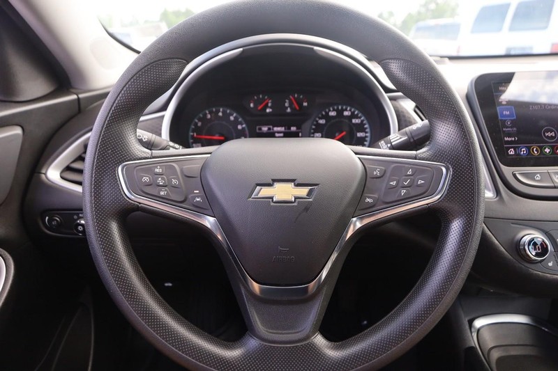 Chevrolet Malibu Vehicle Image 10